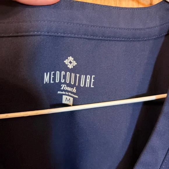 Womens Med Couture Navy scrub set - Picture 6 of 9